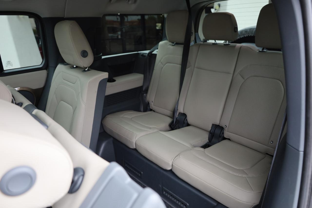 Land Rover Defender 130 S 2024