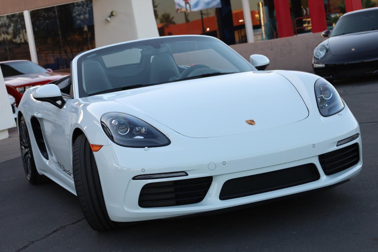Porsche 718 Boxster S 2024
