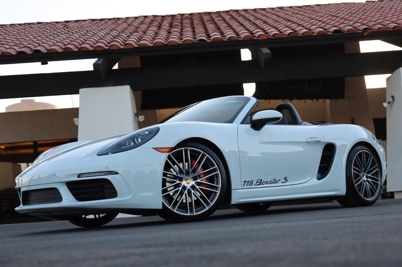 Porsche 718 Boxster S 2024