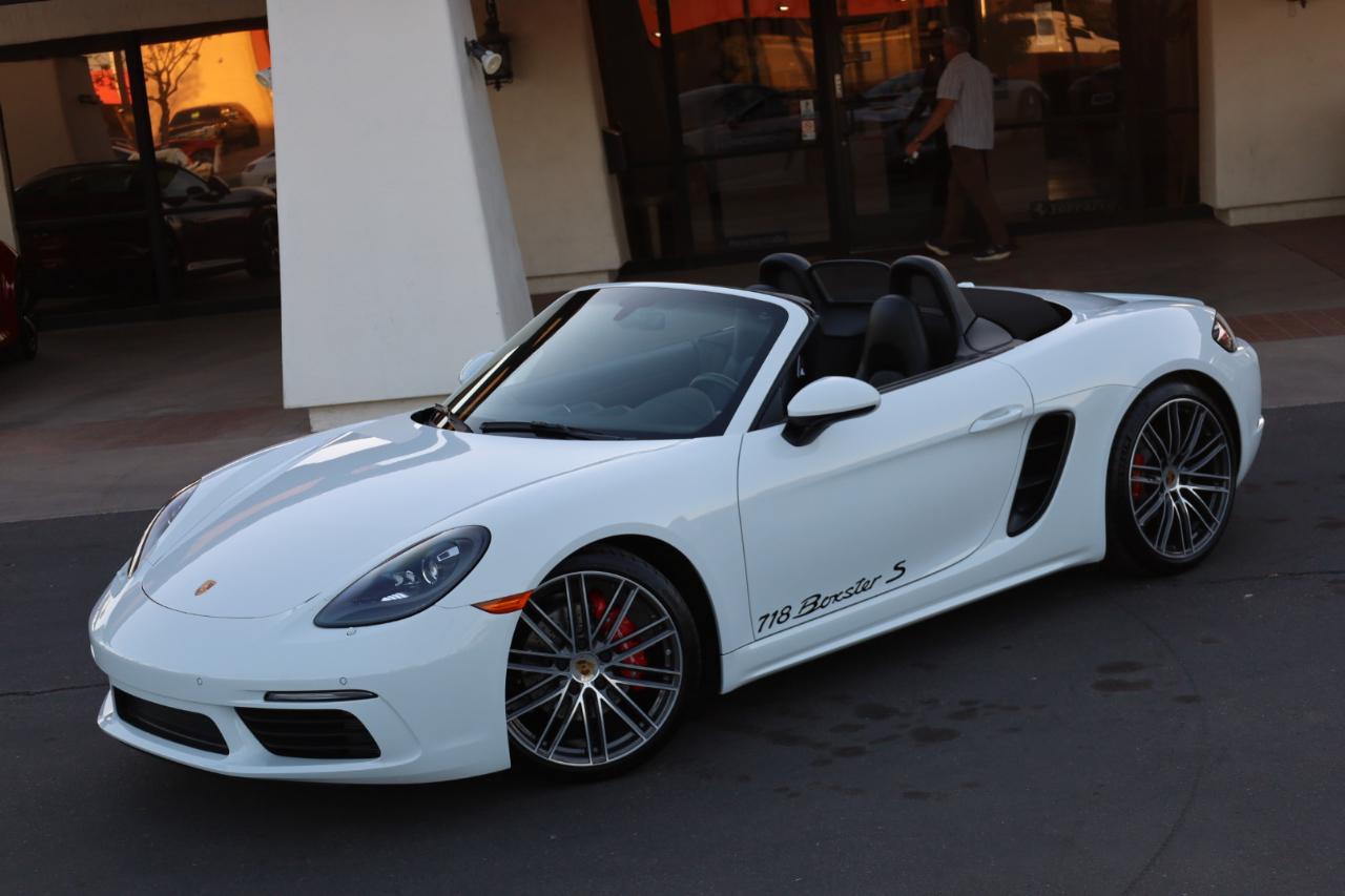 Porsche 718 Boxster S 2024