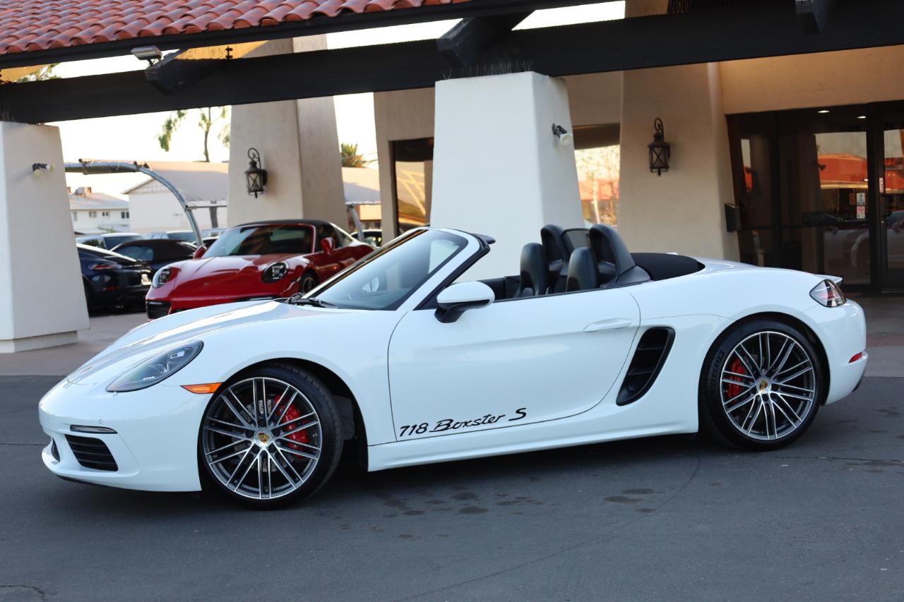Porsche 718 Boxster S 2024