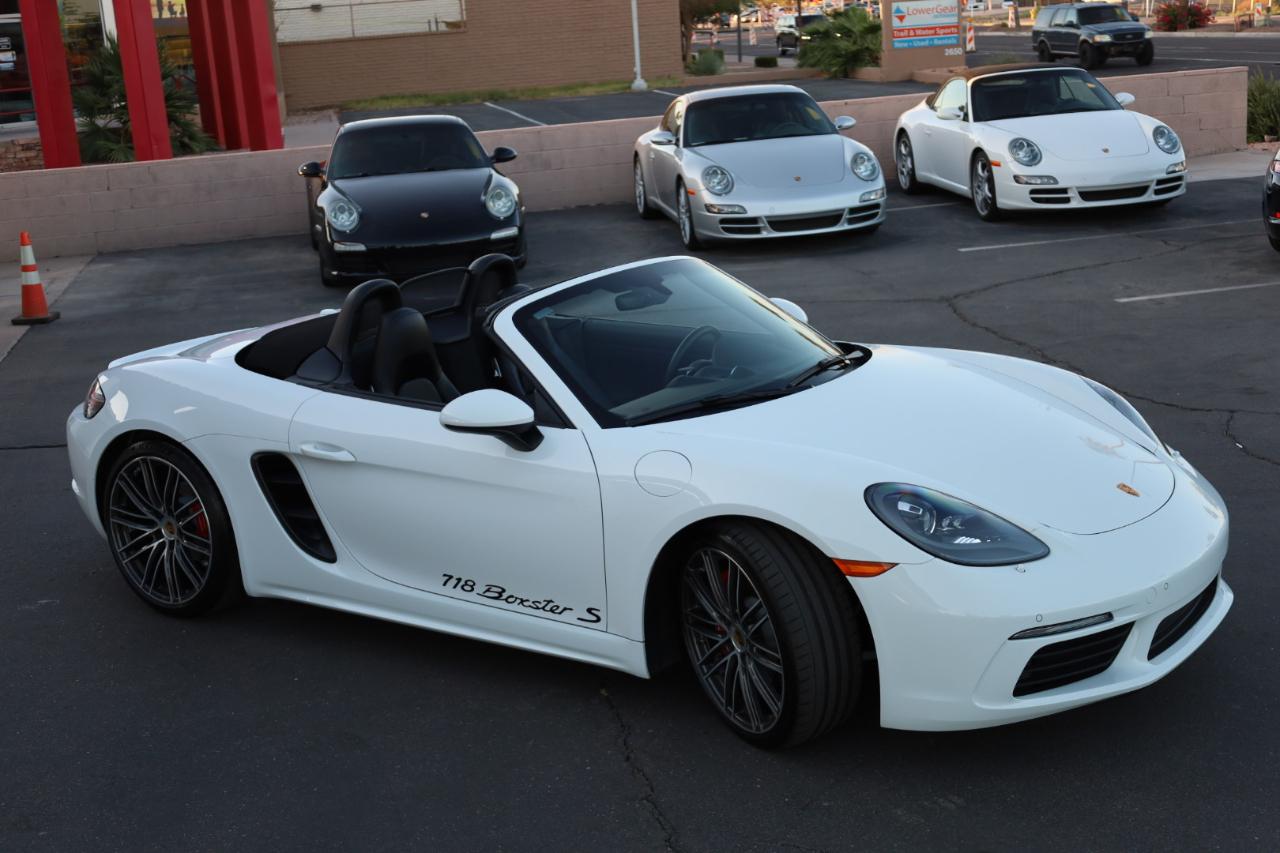 Porsche 718 Boxster S 2024