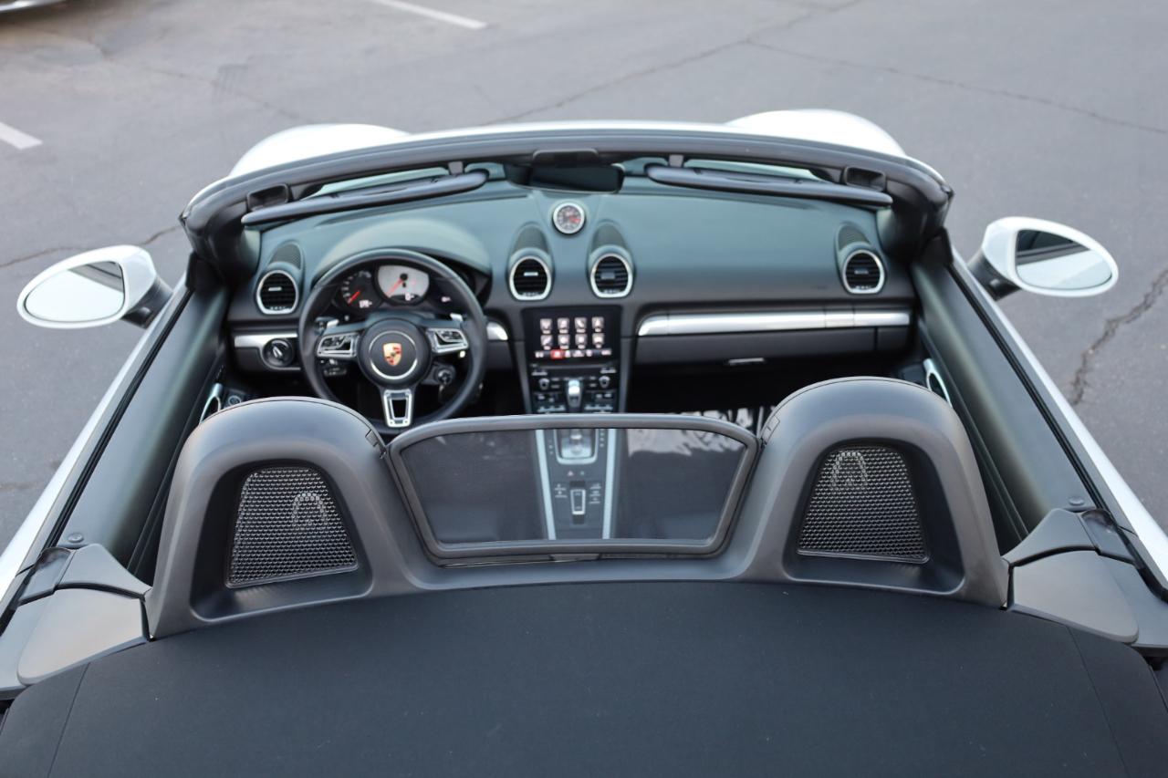 Porsche 718 Boxster S 2024
