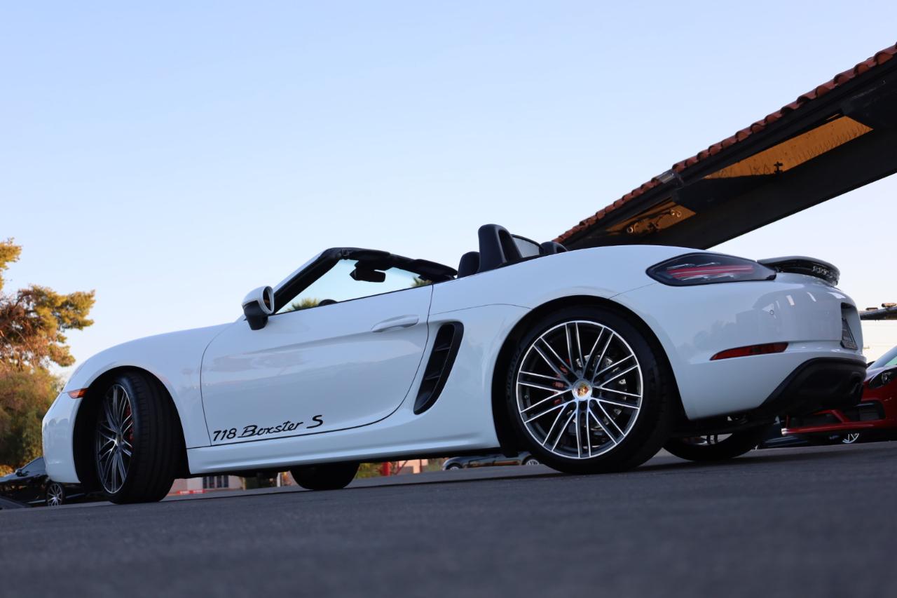 Porsche 718 Boxster S 2024