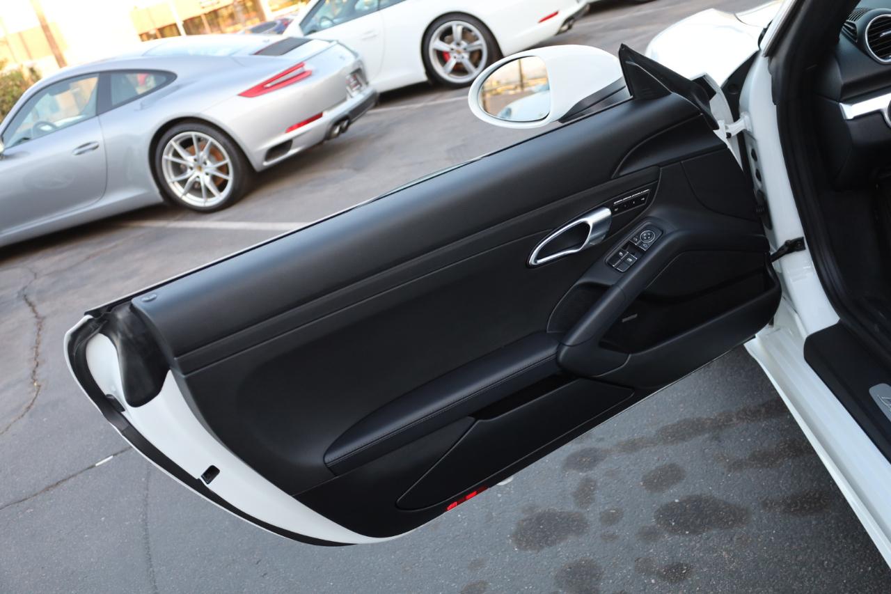 Porsche 718 Boxster S 2024