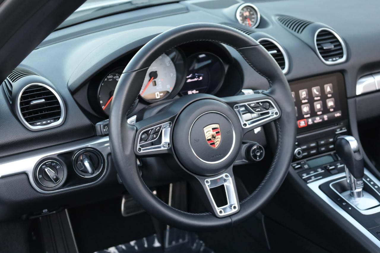 Porsche 718 Boxster S 2024