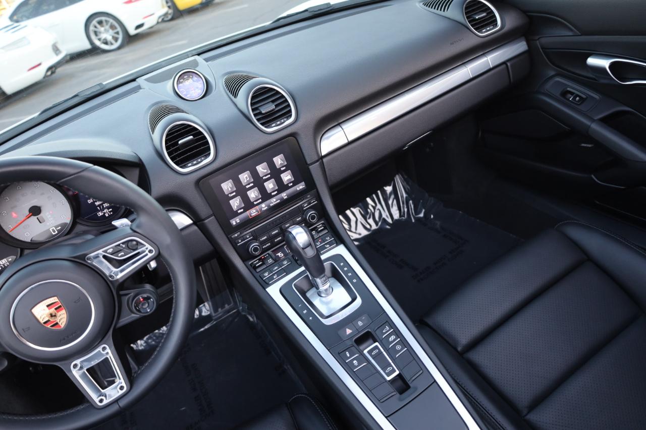 Porsche 718 Boxster S 2024