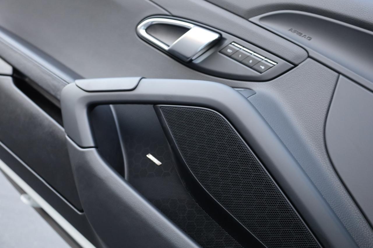 Porsche 718 Boxster S 2024