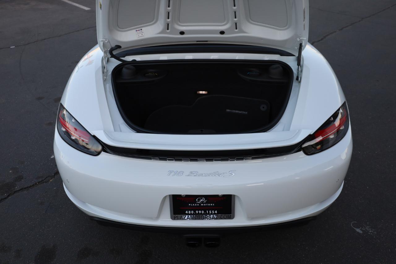 Porsche 718 Boxster S 2024