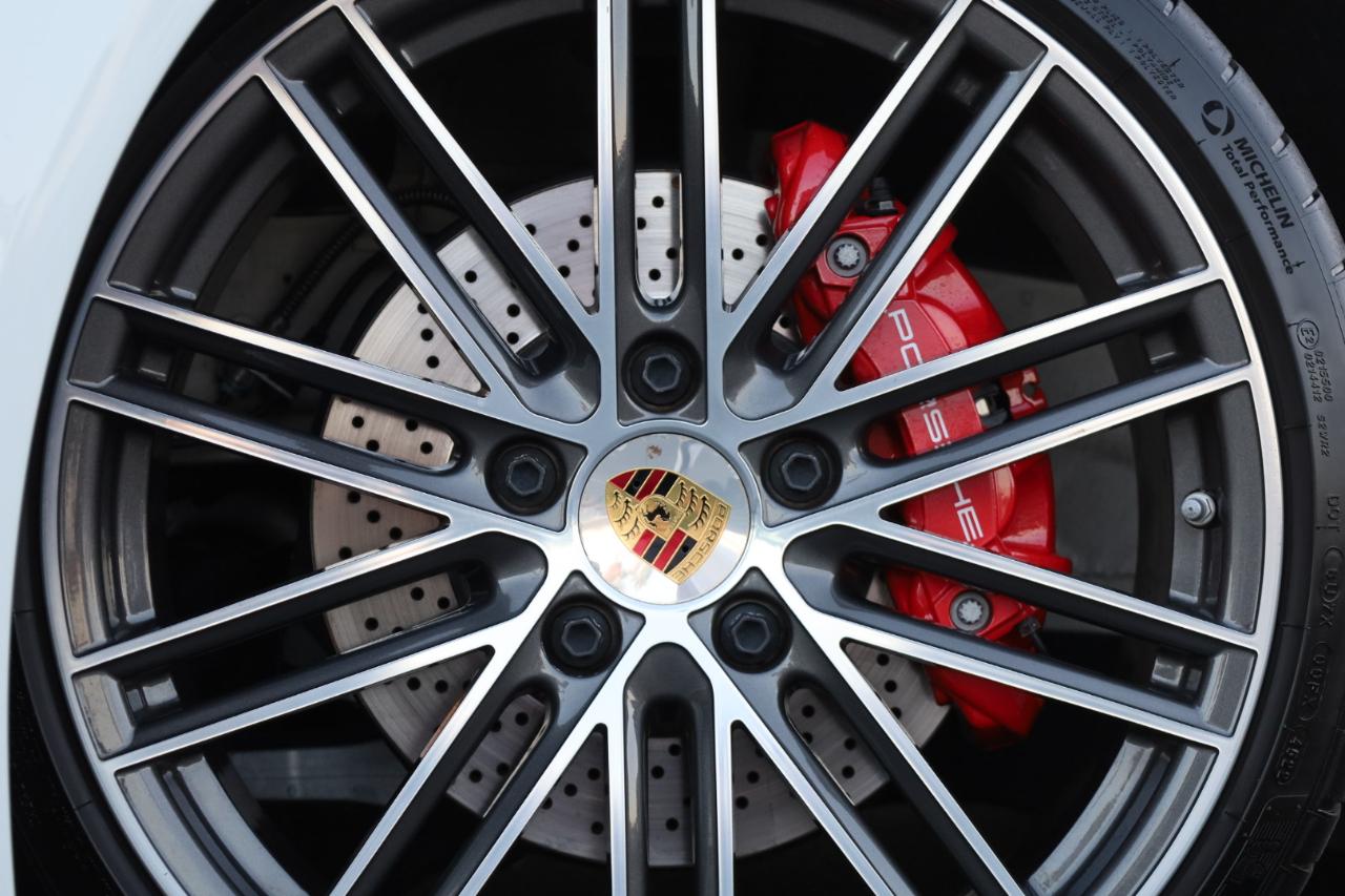 Porsche 718 Boxster S 2024