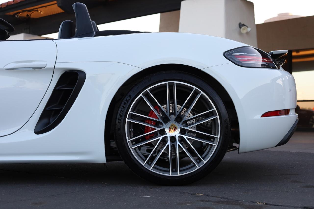 Porsche 718 Boxster S 2024