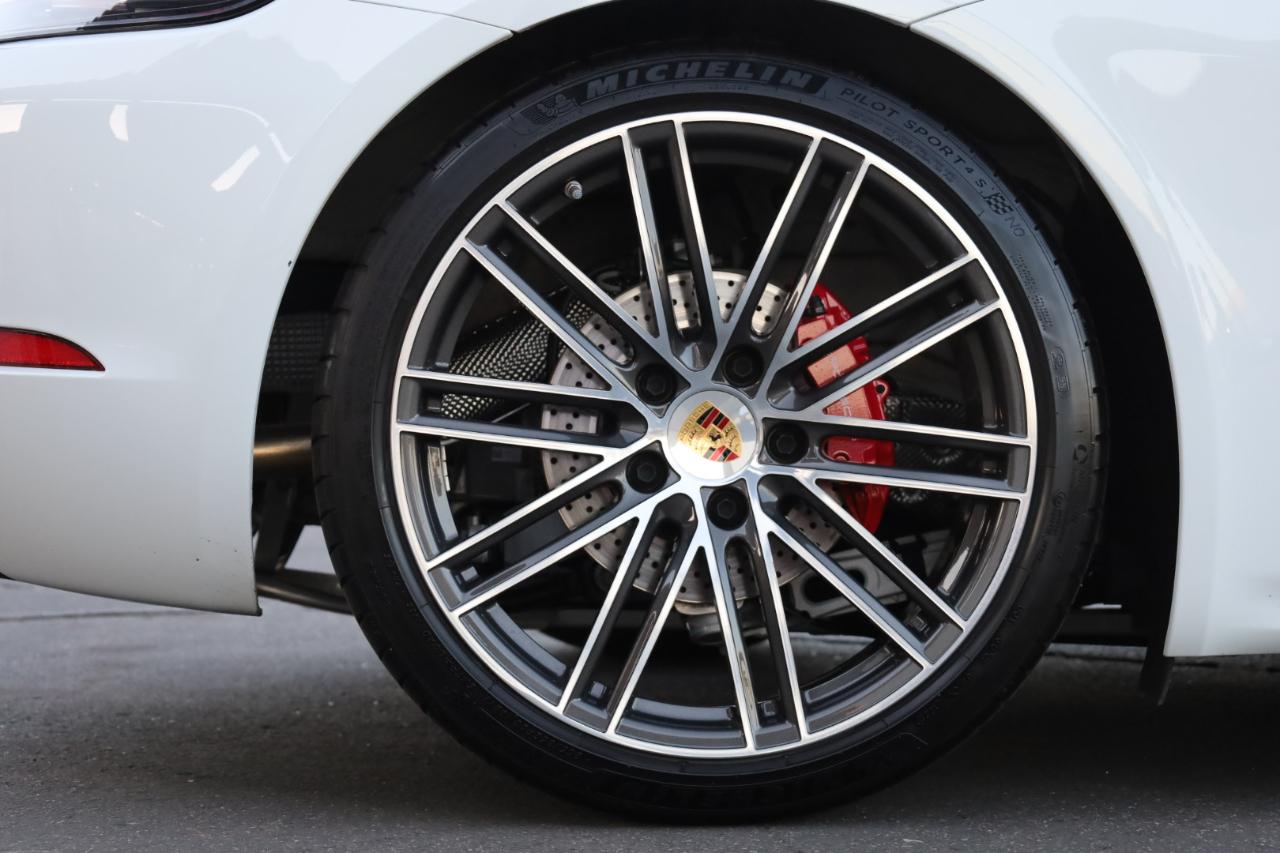 Porsche 718 Boxster S 2024