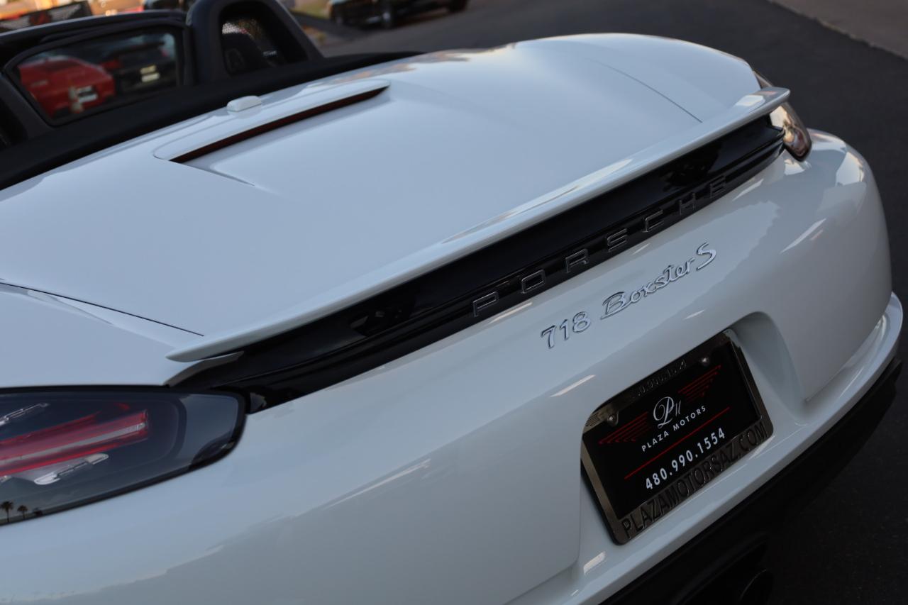Porsche 718 Boxster S 2024