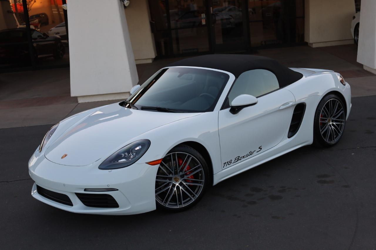 Porsche 718 Boxster S 2024