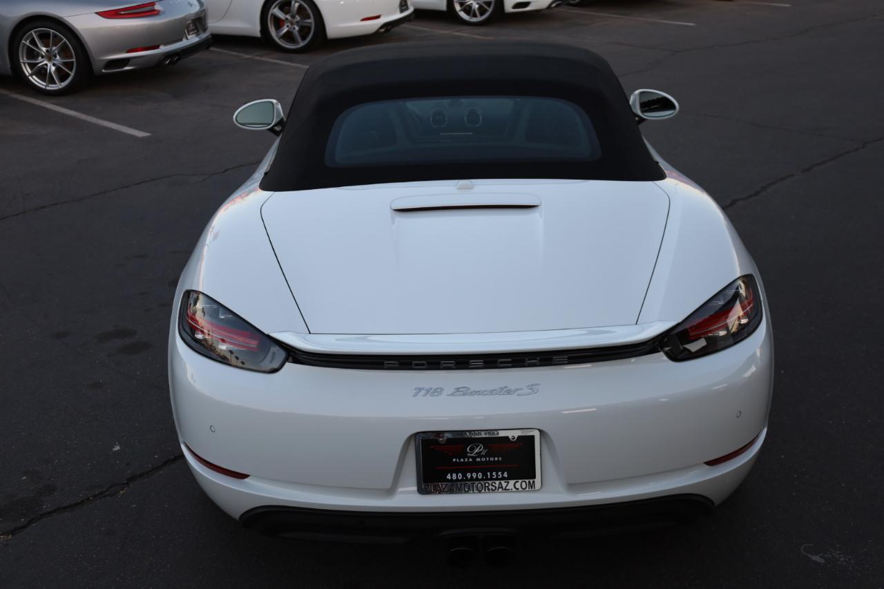 Porsche 718 Boxster S 2024