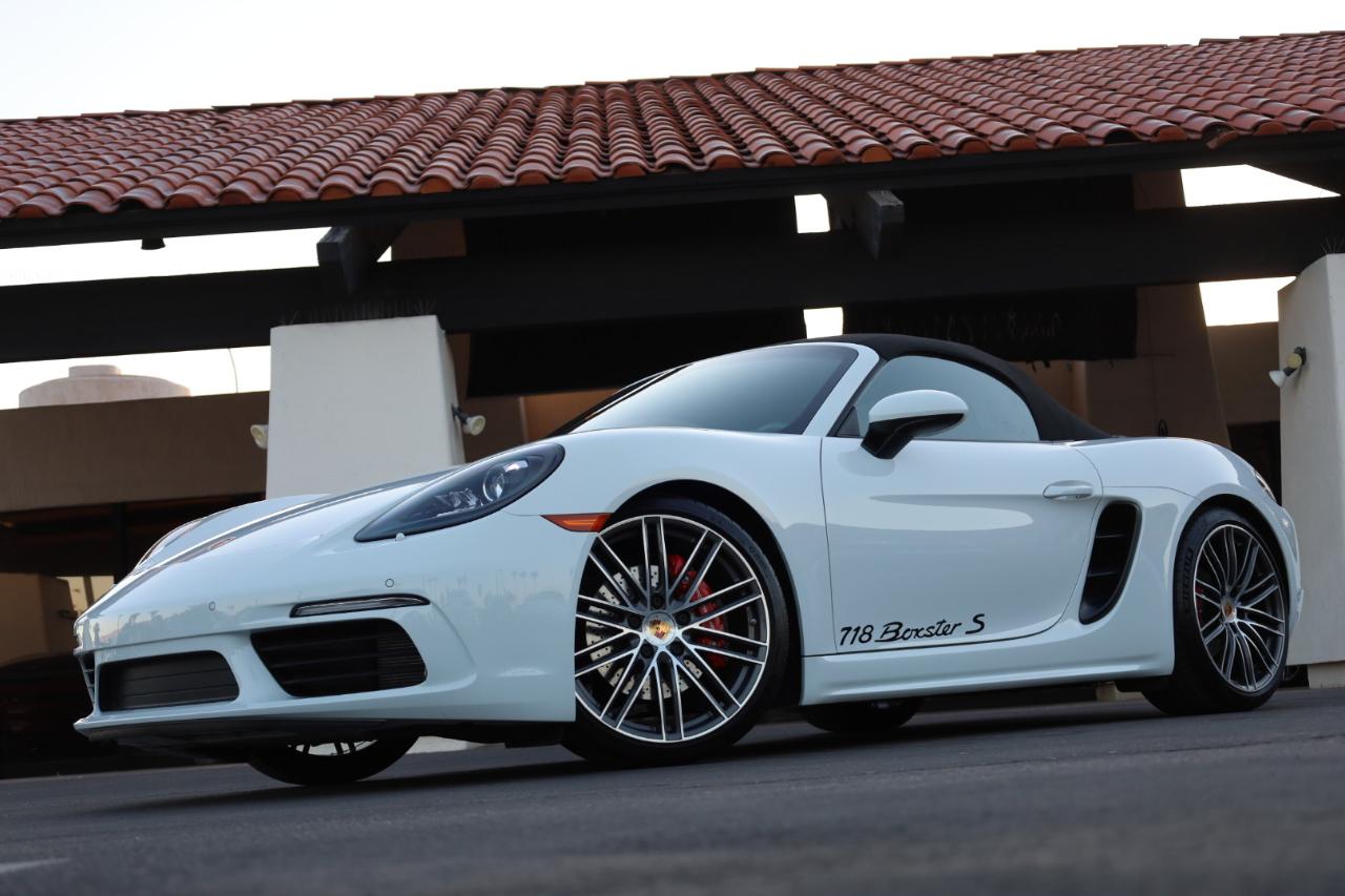 Porsche 718 Boxster S 2024