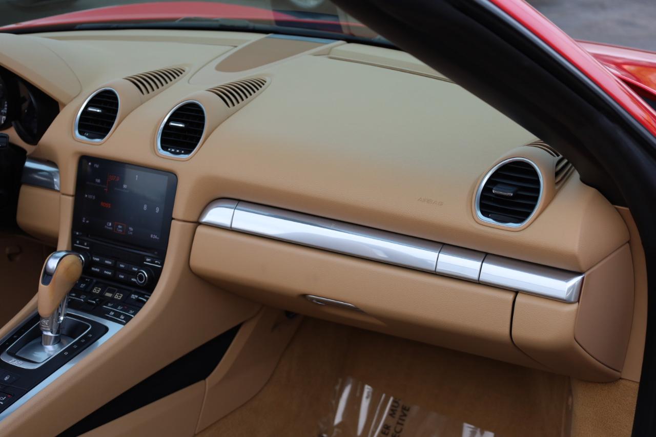 Porsche 718 Boxster Roadster 2017