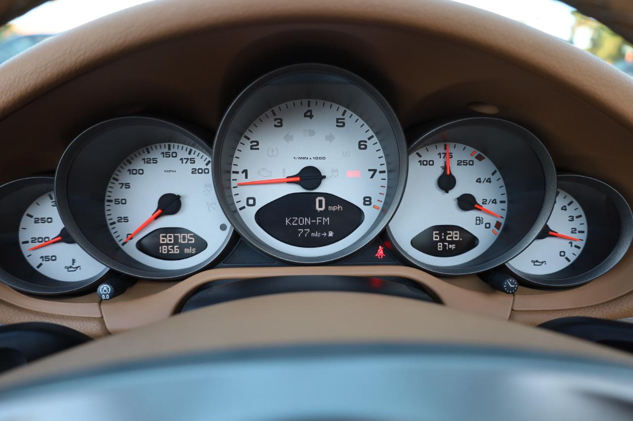 Porsche 911 Carrera S Cabriolet 2010