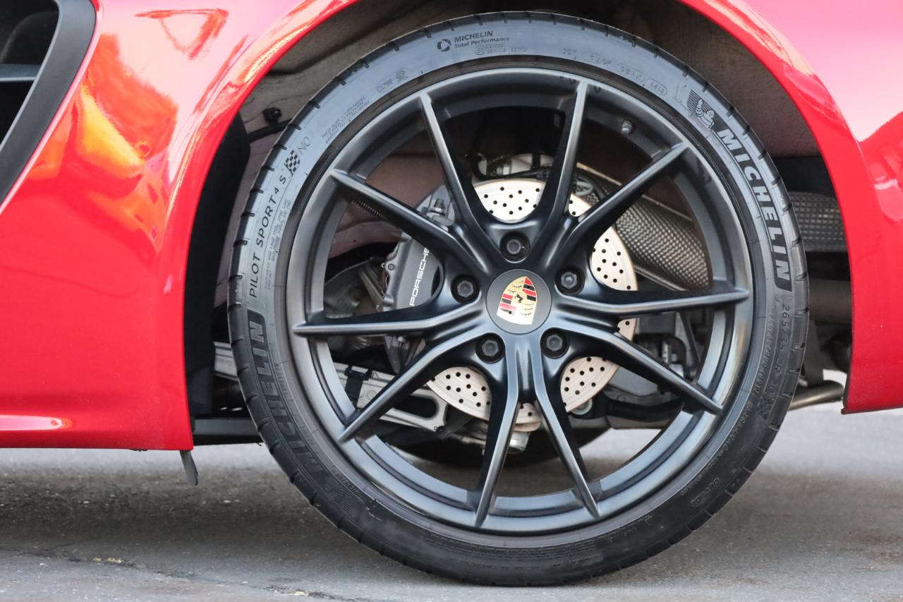 Porsche 718 Cayman Coupe 2019