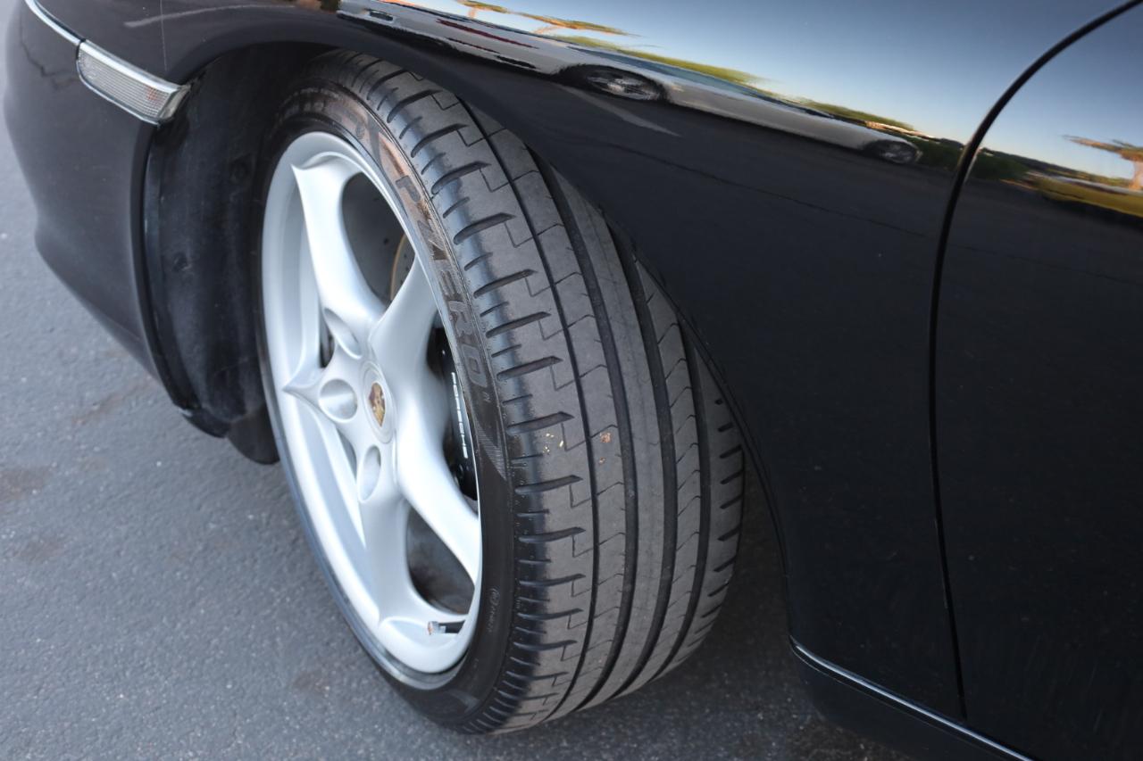 Porsche 911 Carrera Coupe 2003