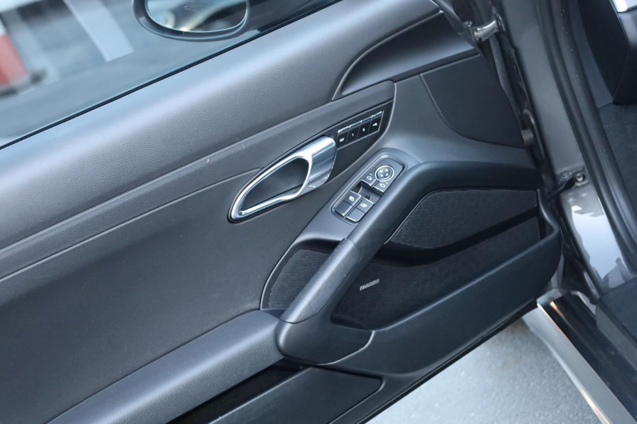 Porsche 718 Cayman Coupe 2018