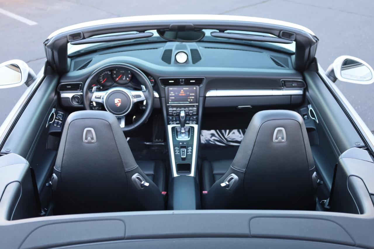 Porsche 911 Carrera S Cabriolet 2012