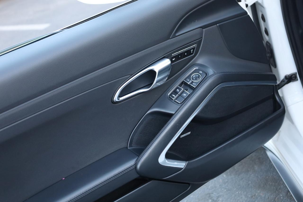Porsche 911 Carrera S Cabriolet 2012