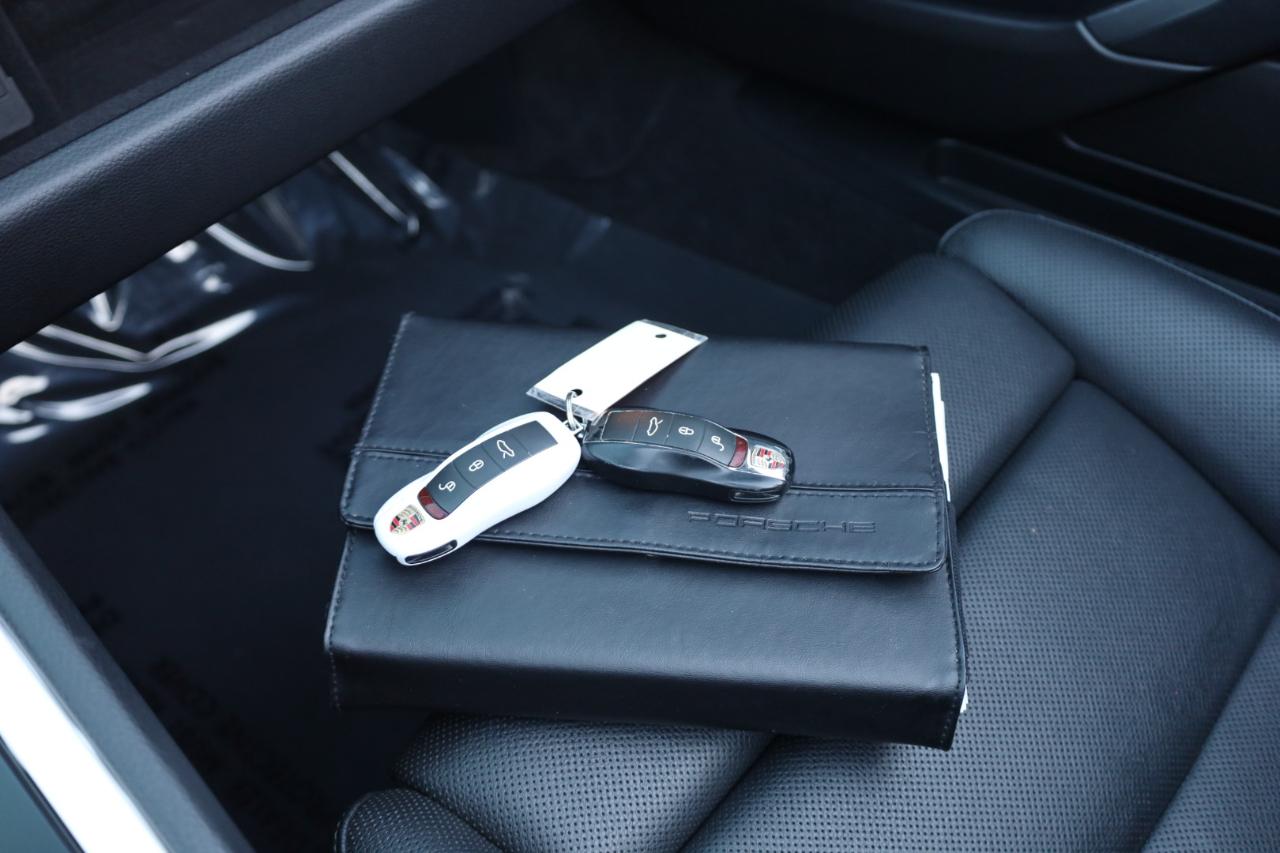 Porsche 911 Carrera S Cabriolet 2012