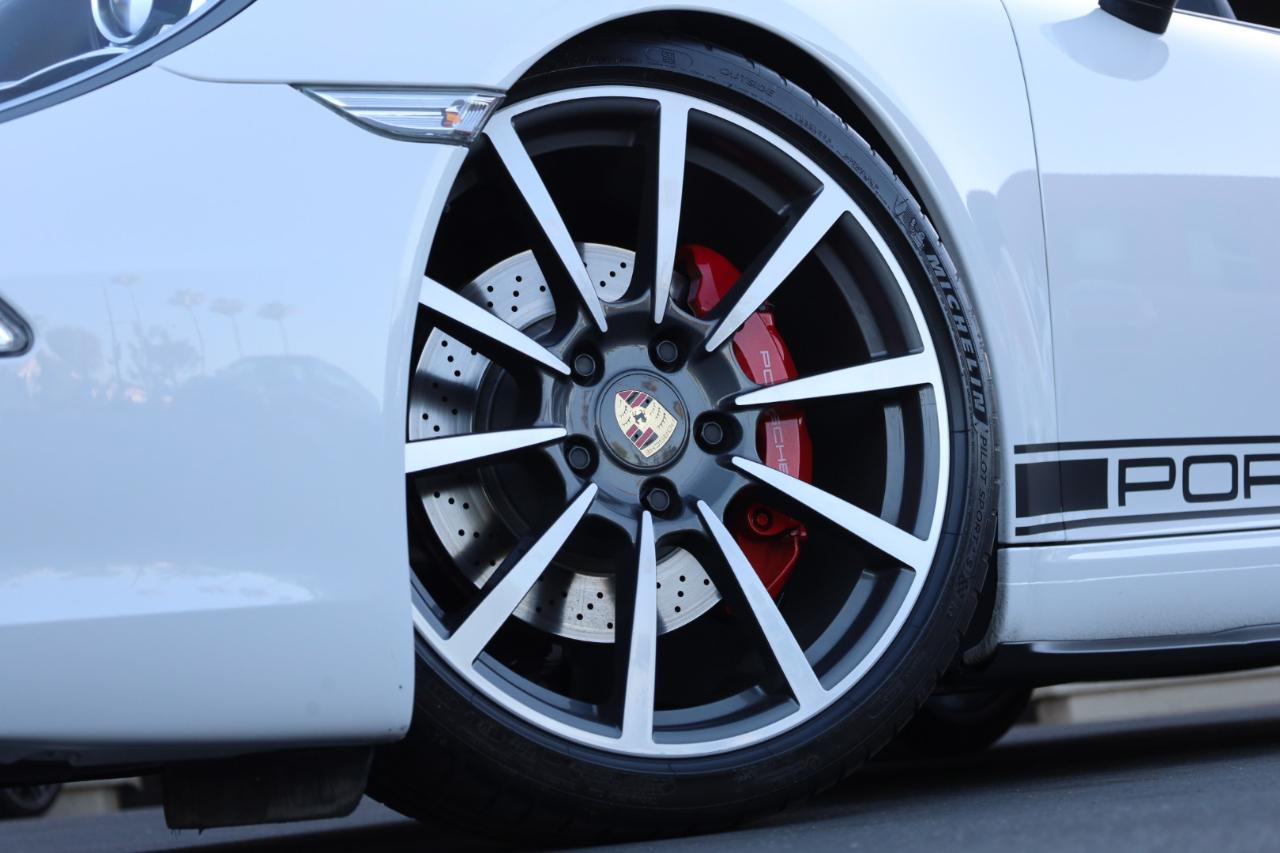 Porsche 911 Carrera S Cabriolet 2012