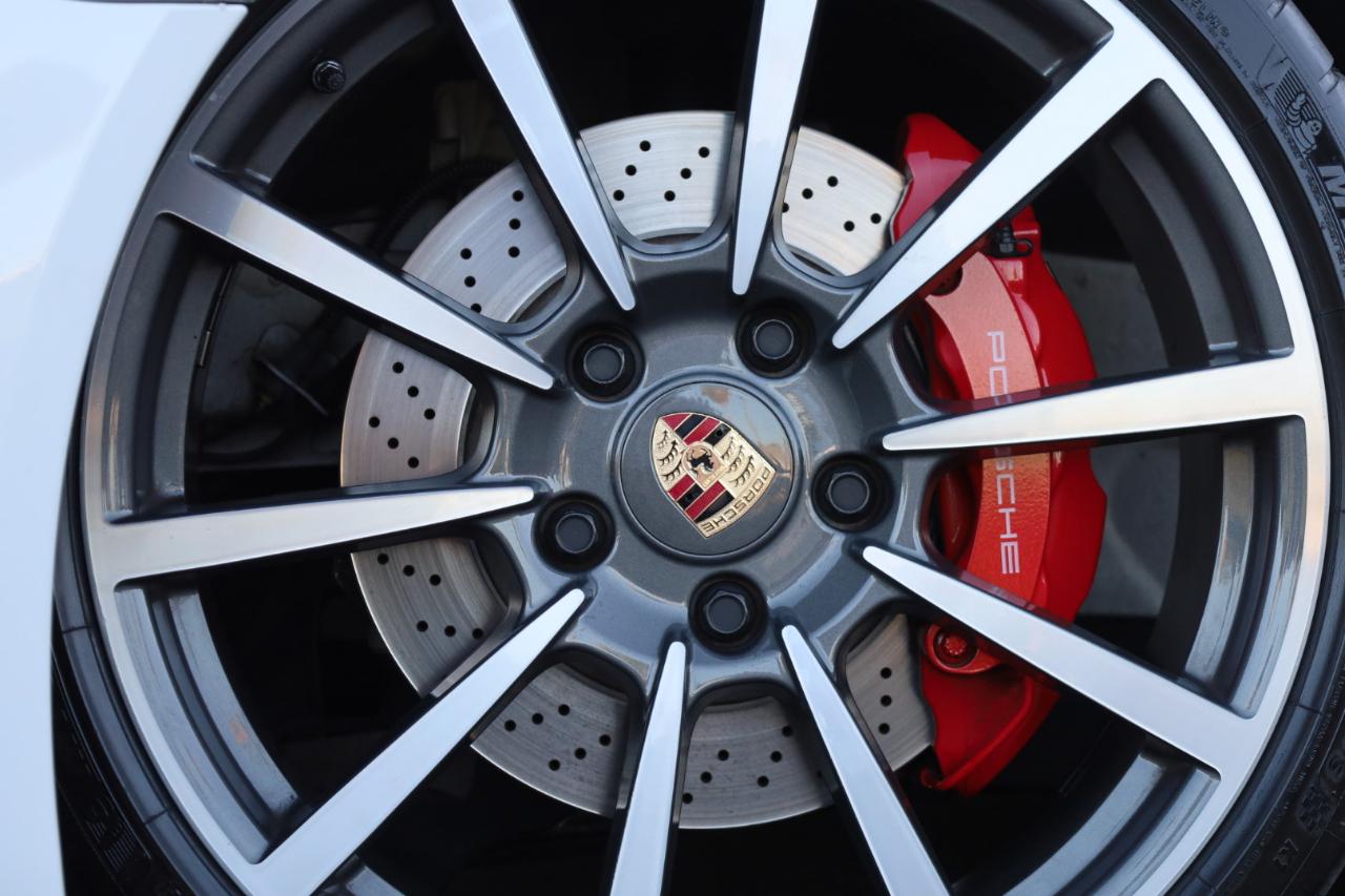 Porsche 911 Carrera S Cabriolet 2012