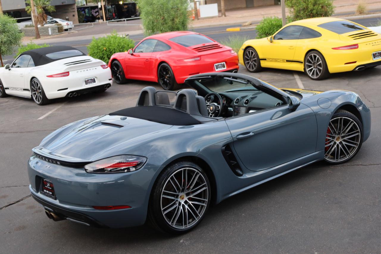 Porsche 718 Boxster S 2017