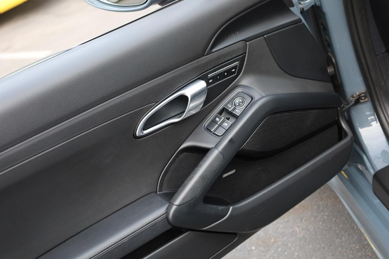 Porsche 718 Boxster S 2017