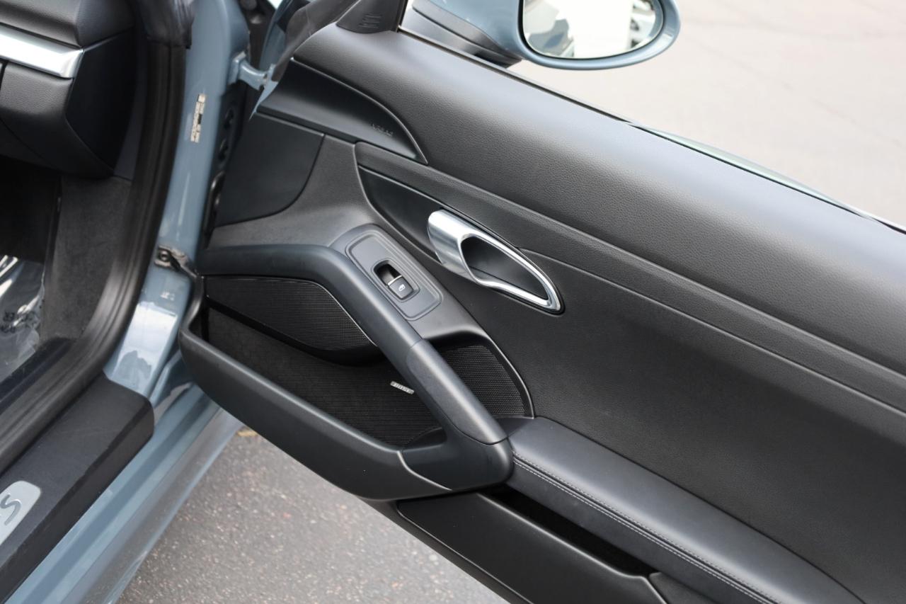 Porsche 718 Boxster S 2017
