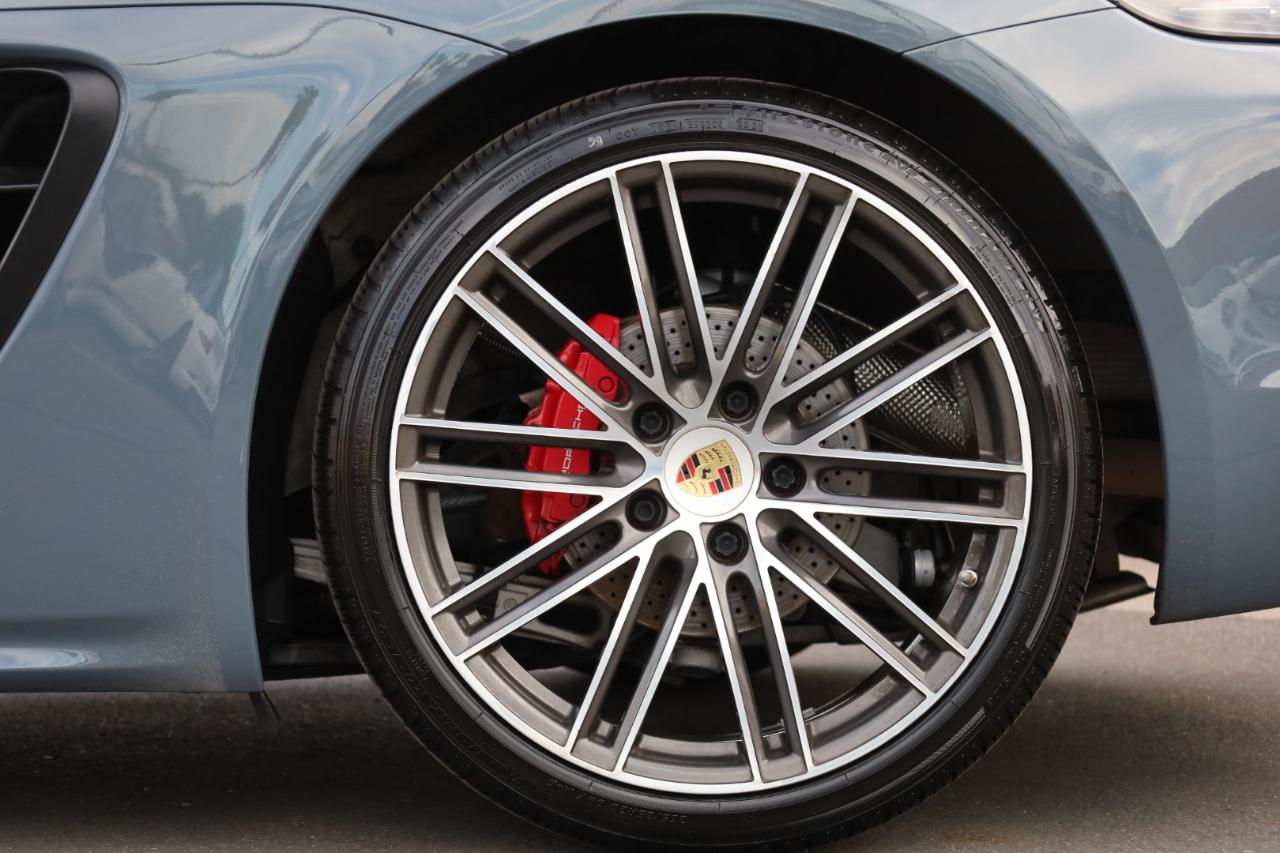 Porsche 718 Boxster S 2017