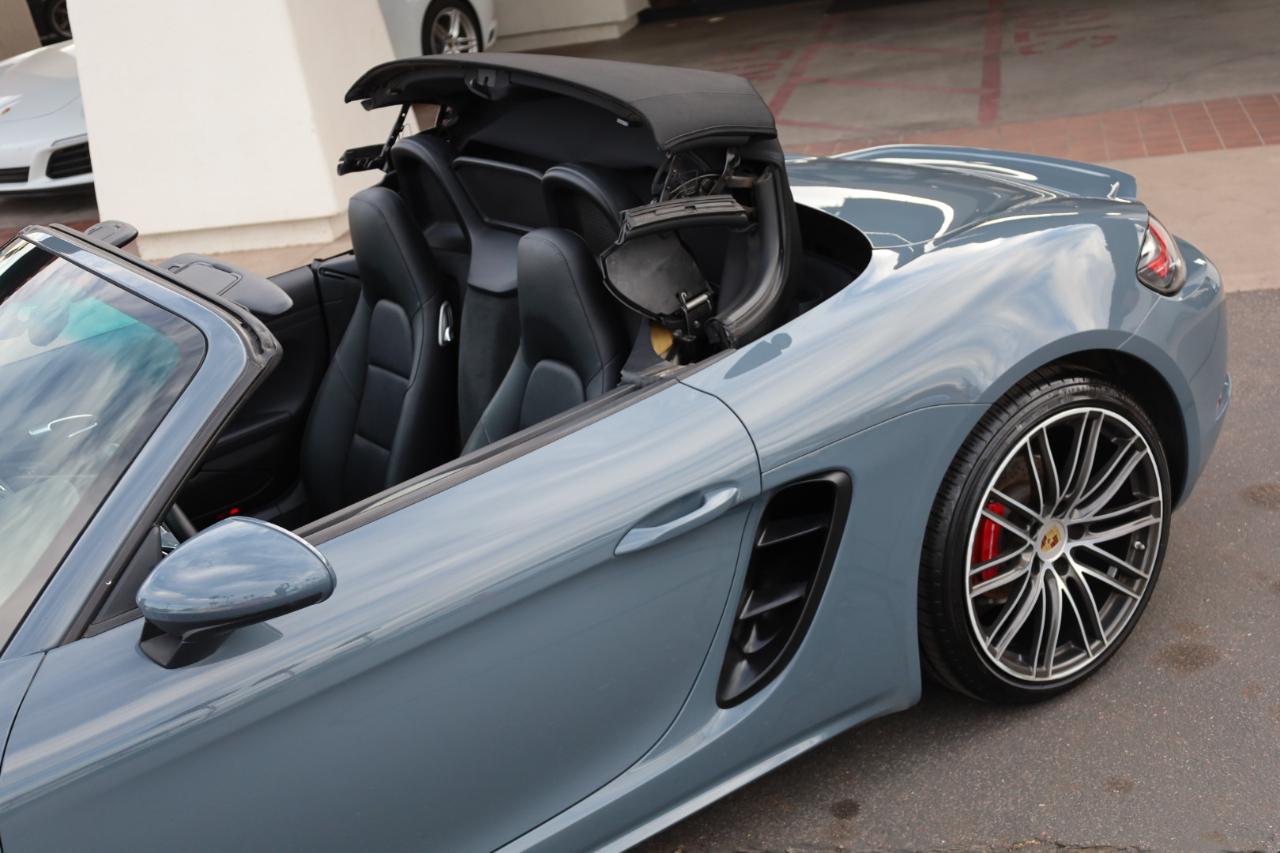 Porsche 718 Boxster S 2017