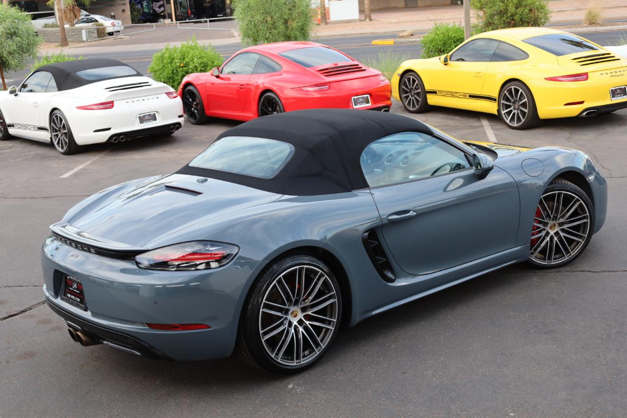 Porsche 718 Boxster S 2017