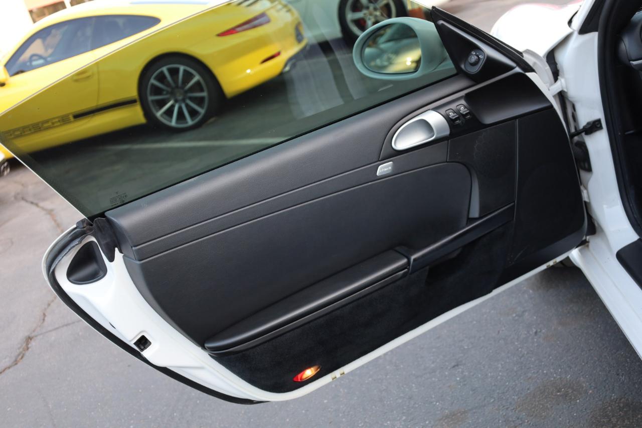 Porsche Cayman Base 2011