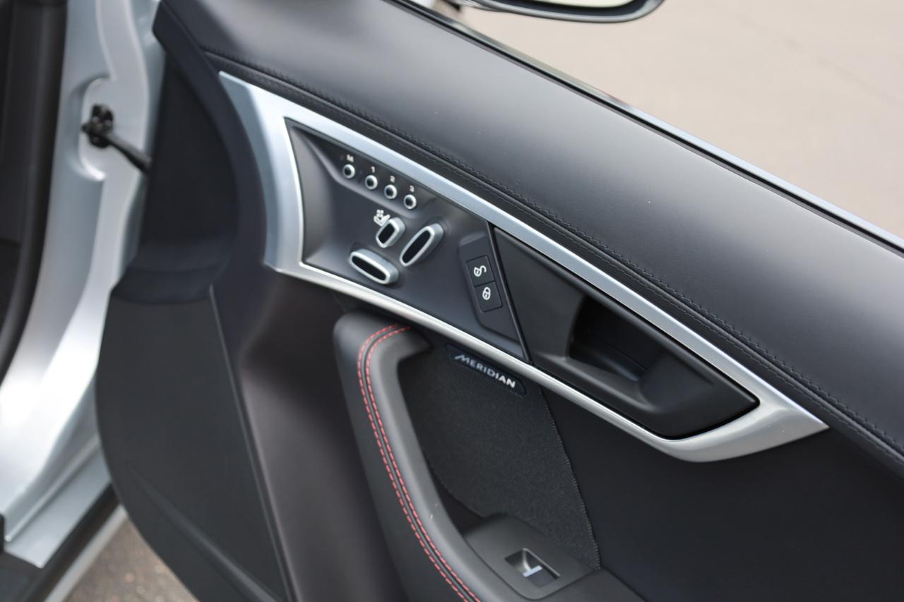 Jaguar F-Type R-Dynamic Convertible 8A 2019