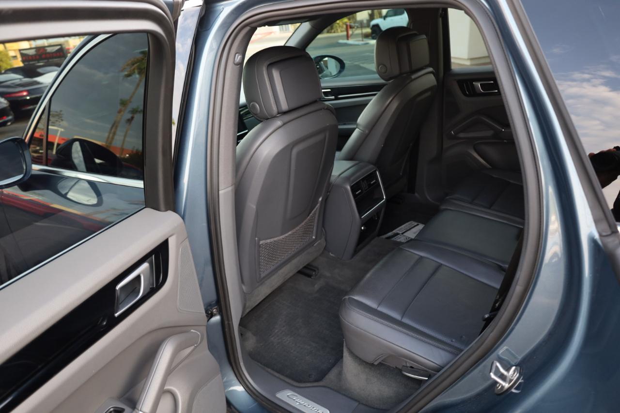 Porsche Cayenne Base 2019