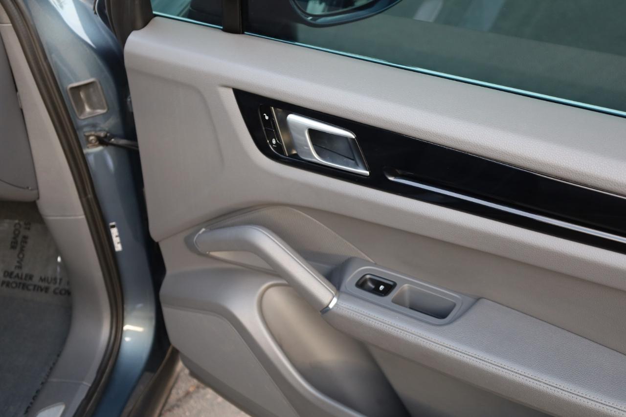 Porsche Cayenne Base 2019