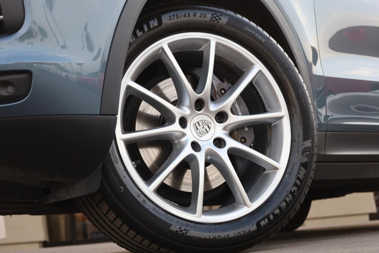 Porsche Cayenne Base 2019