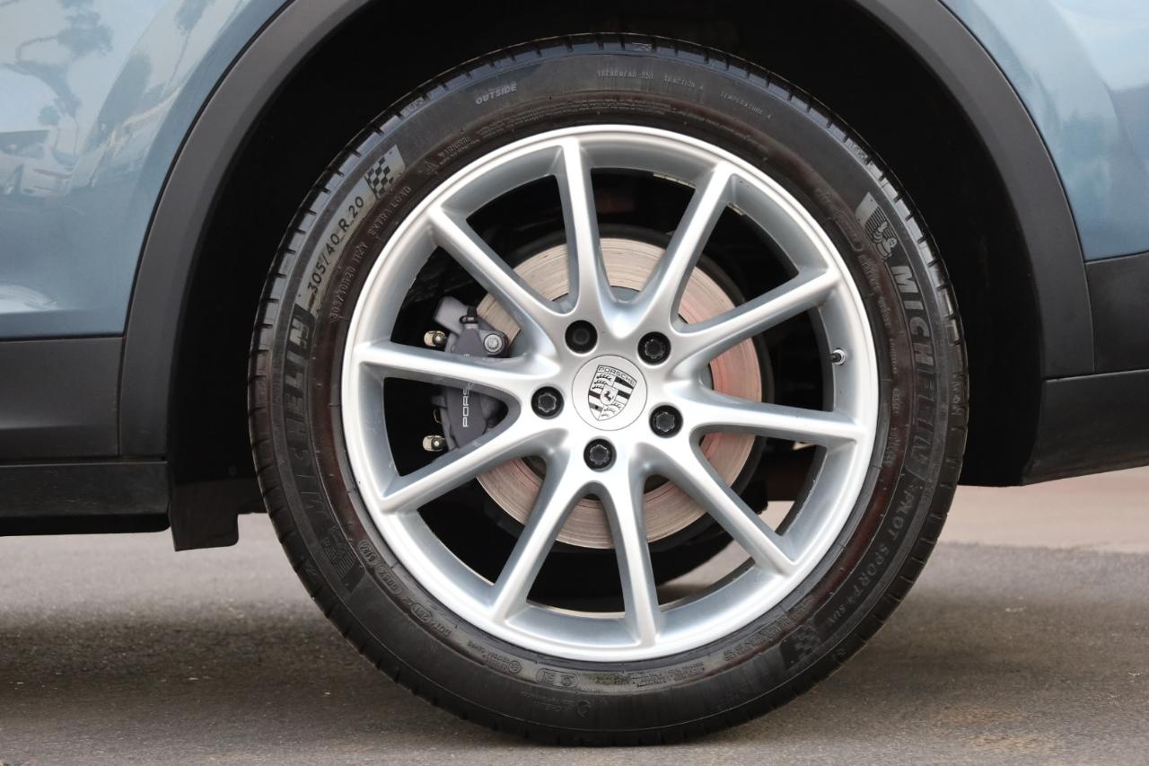 Porsche Cayenne Base 2019