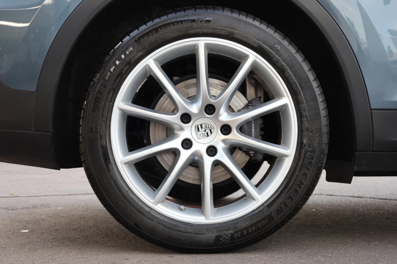 Porsche Cayenne Base 2019