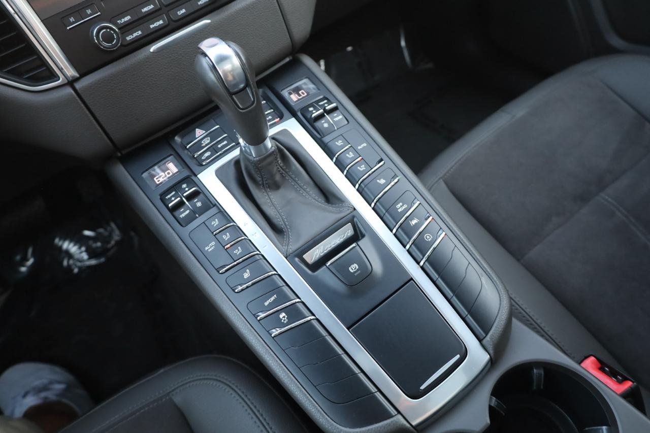 Porsche Macan Base 2017