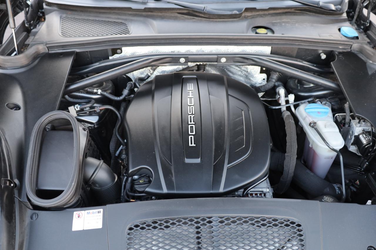 Porsche Macan Base 2017