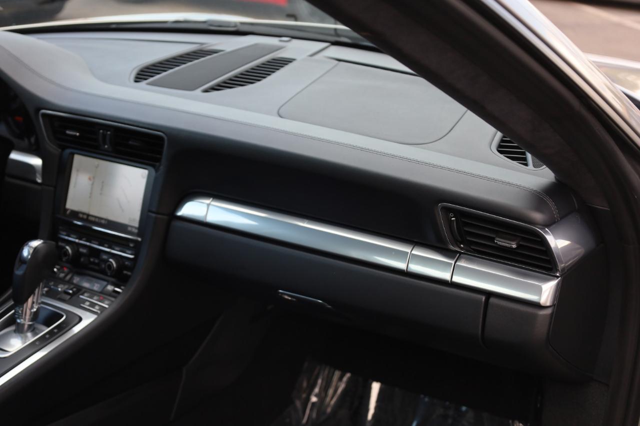 Porsche 911 Carrera 4 Coupe 2013