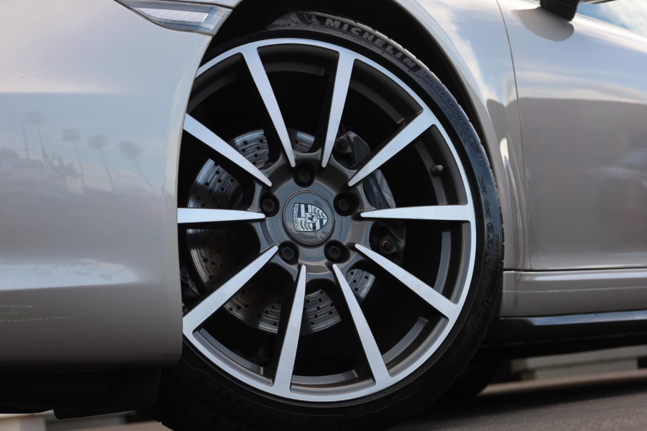 Porsche 911 Carrera 4 Coupe 2013