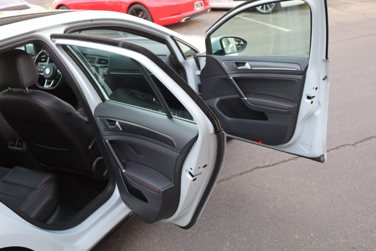 Volkswagen Golf GTI SE 2020