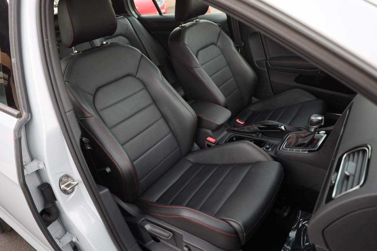Volkswagen Golf GTI SE 2020