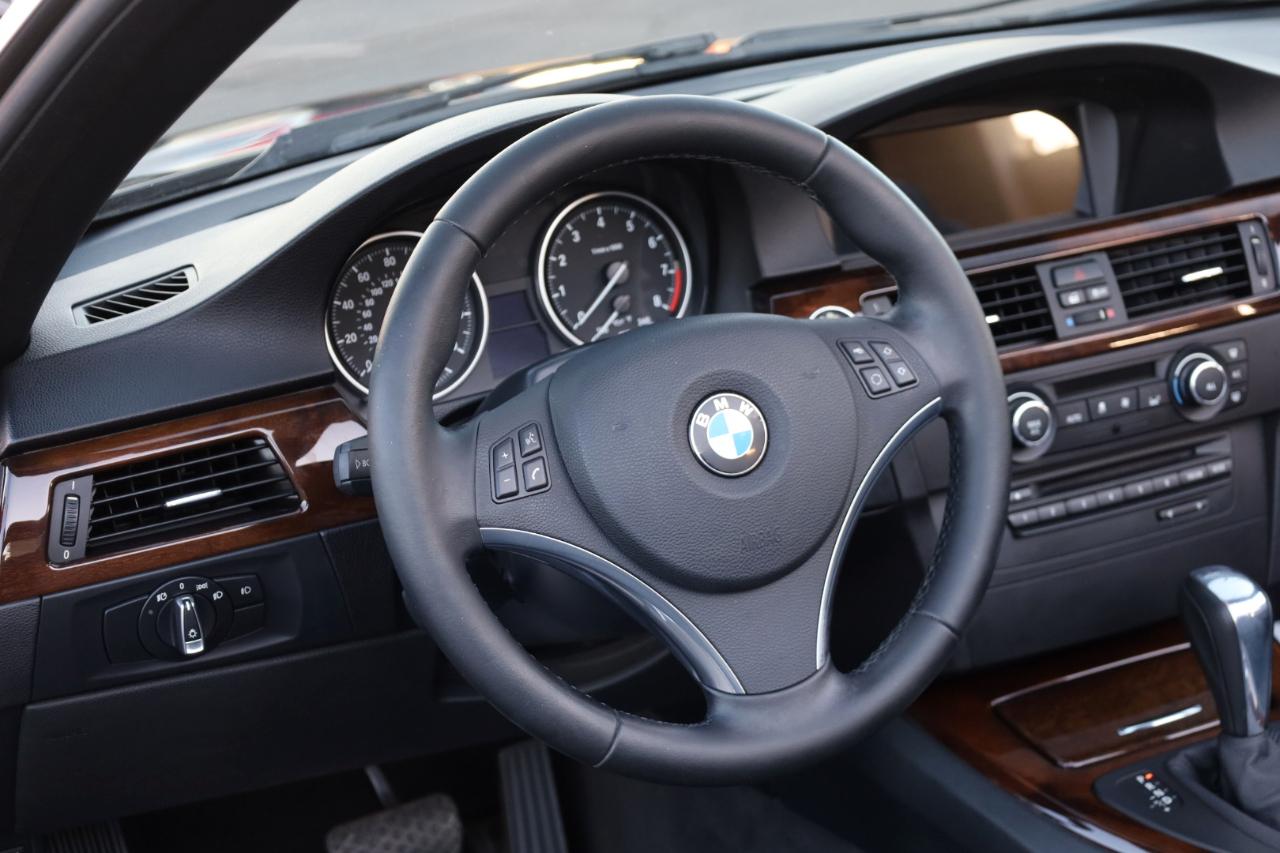 BMW 3-Series 328i Convertible 2013